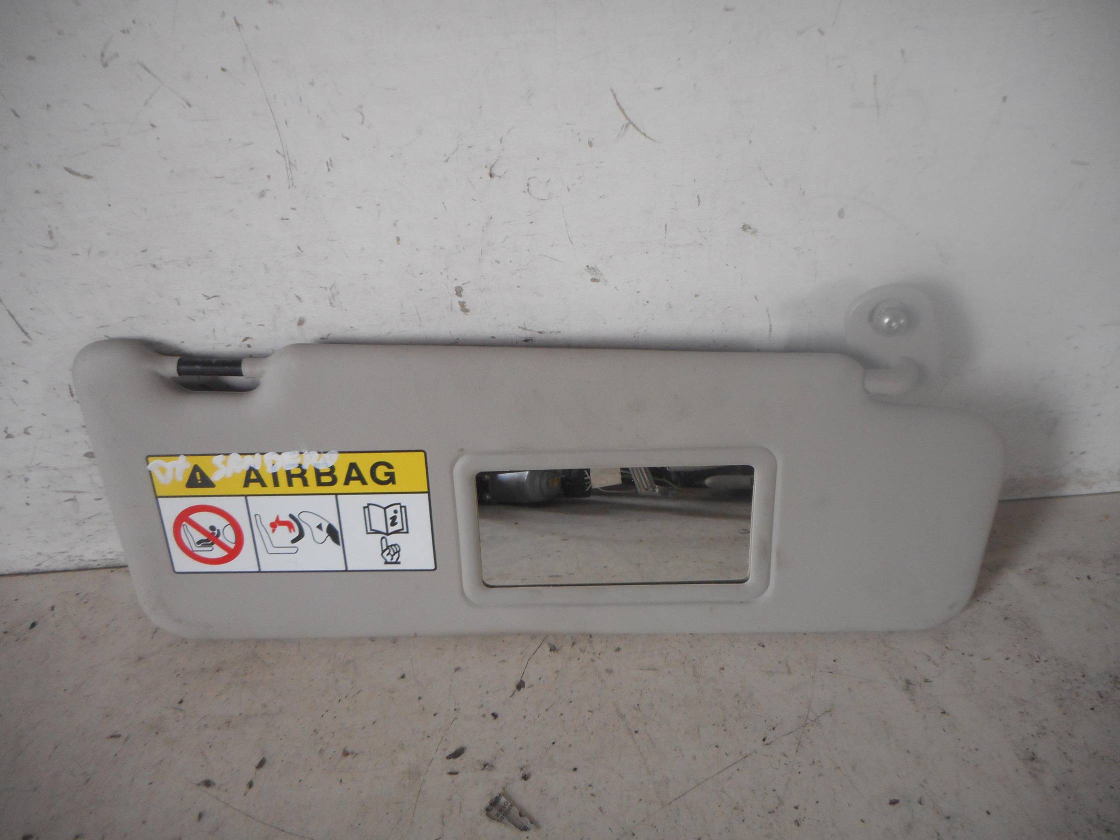 Aletta parasole parabrezza dx.